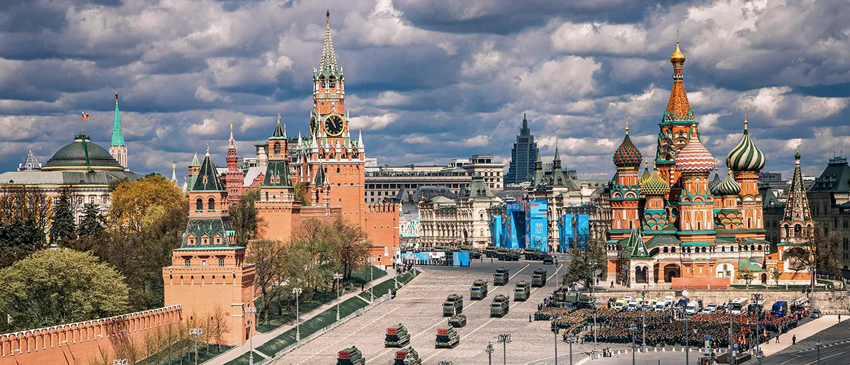 Militärparade auf dem Roten Platz in Moskau | Russland.Tours Militärparade auf dem Roten Platz in Moskau | Russland.Tours