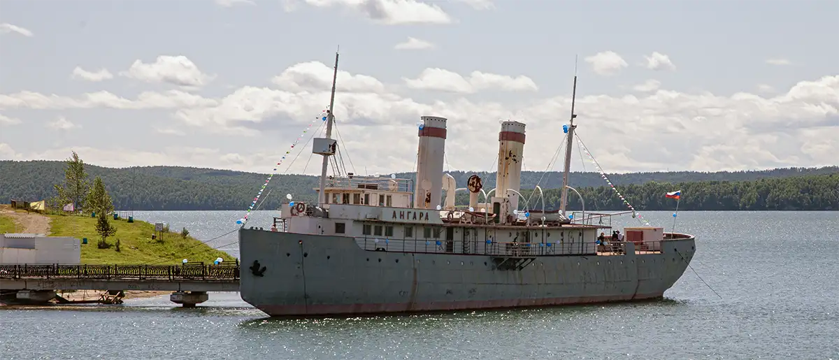 Museumsschiff Angara in Irkutsk Museumsschiff Angara in Irkutsk